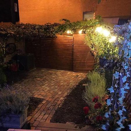 Love-Nest With Private Hot Tub Toronto Exterior foto